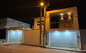 Lomas Suites